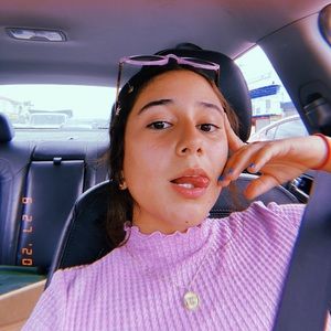 Meet your Posher, Alejandra